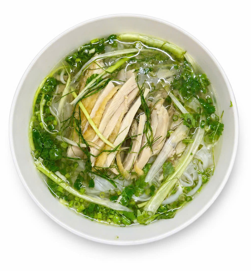 Phở Gà Gà Đùi - Nước dùng đậm vị thịt gà mềm